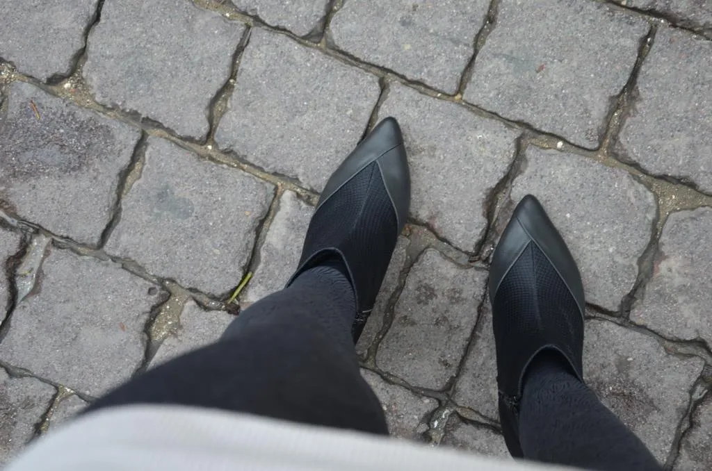 #16 SUPER BLACK MESH BOOTIES