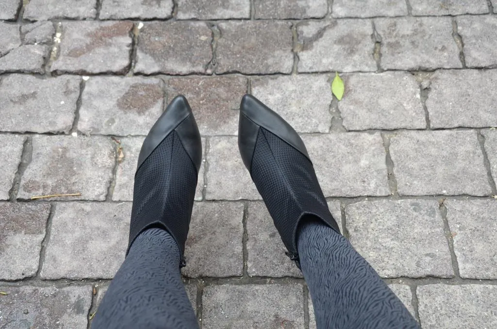 #16 SUPER BLACK MESH BOOTIES