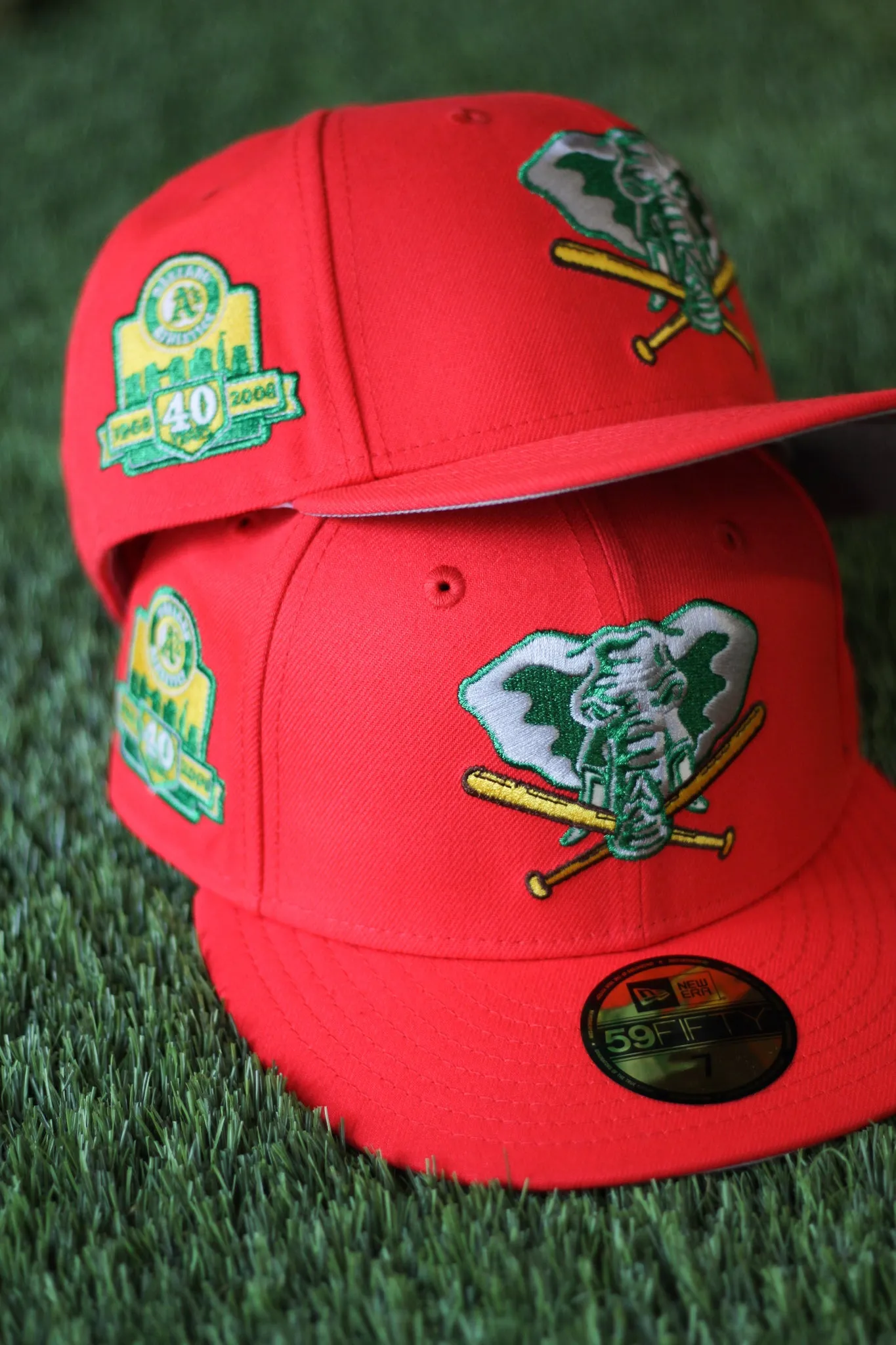 2008 OAKLAND ATHLETICS LAVA RED FITTED W/ GREY UNDER VISOR
