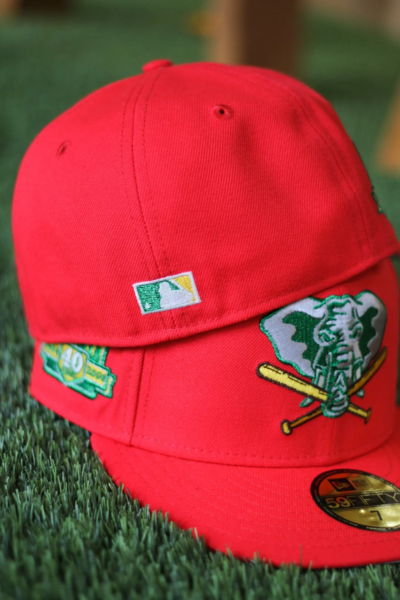 2008 OAKLAND ATHLETICS LAVA RED FITTED W/ GREY UNDER VISOR
