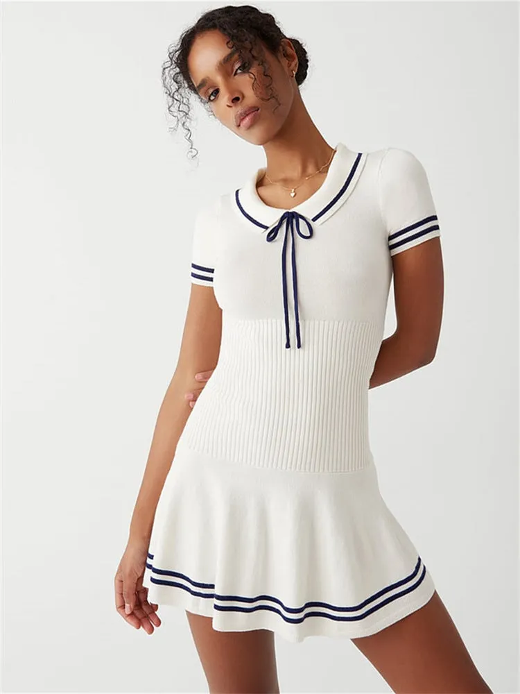 Chic Elastic Waist Pleated Knit Dress with Contrast Collar Design