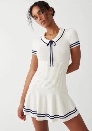 Chic Elastic Waist Pleated Knit Dress with Contrast Collar Design