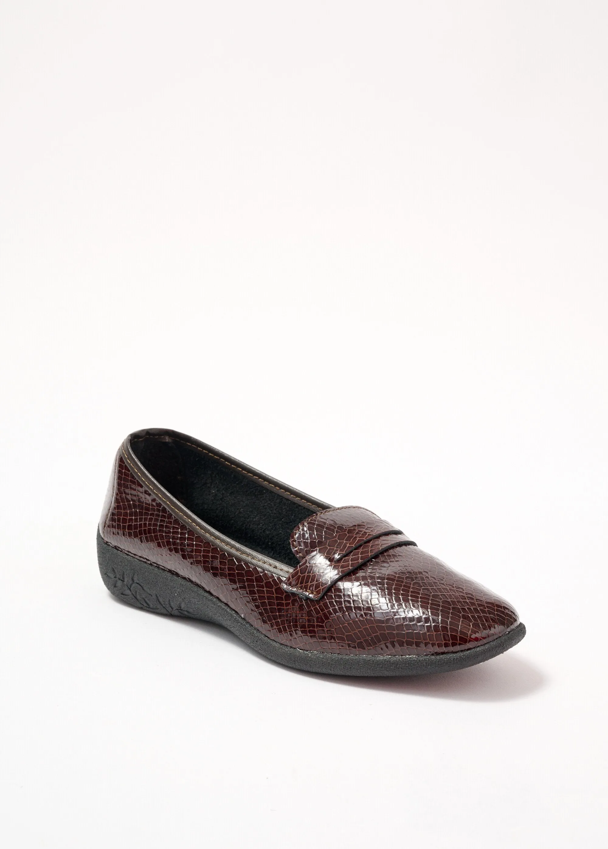 Crocodile-effect leather patent loafers, width comfort