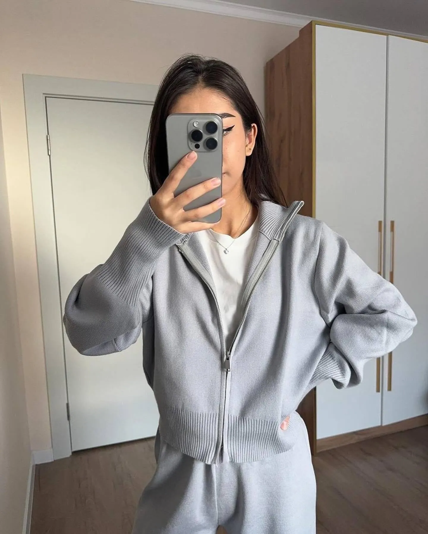 Effortlessly Stylish Zippered Top and Wide-Leg Pants Two-Piece Set
