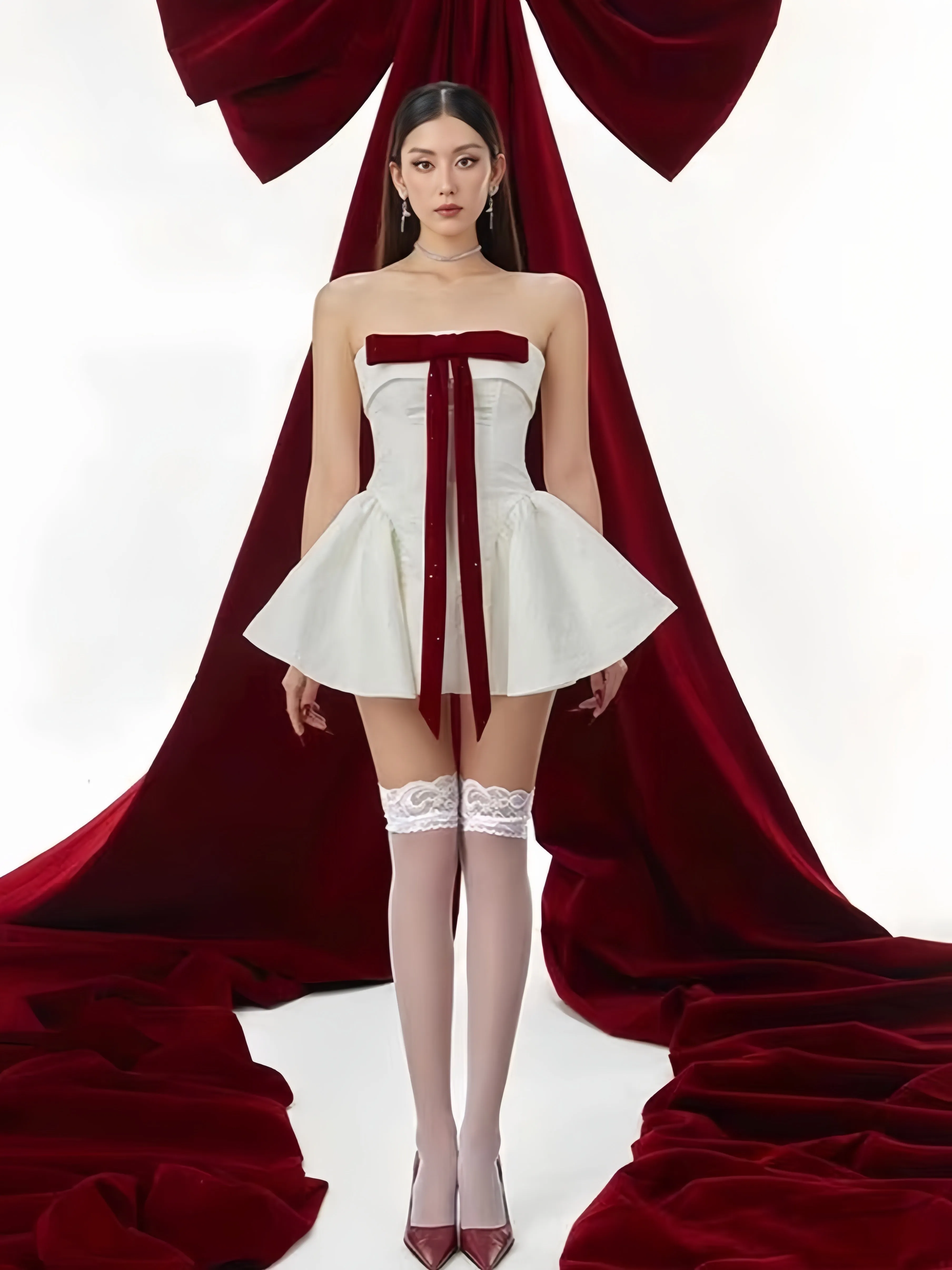 Elegant Velvet Bow Strapless Mini Dress