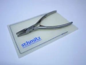 Flat Nose Pliers 4.3/4'' short, straight and smooth jaws INOX - Stainless steel 4221FP00-RF