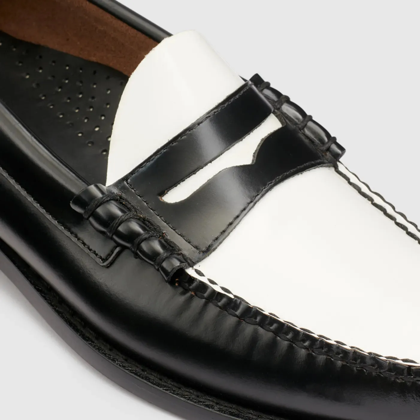 Larson Weejuns Loafer in Black/White