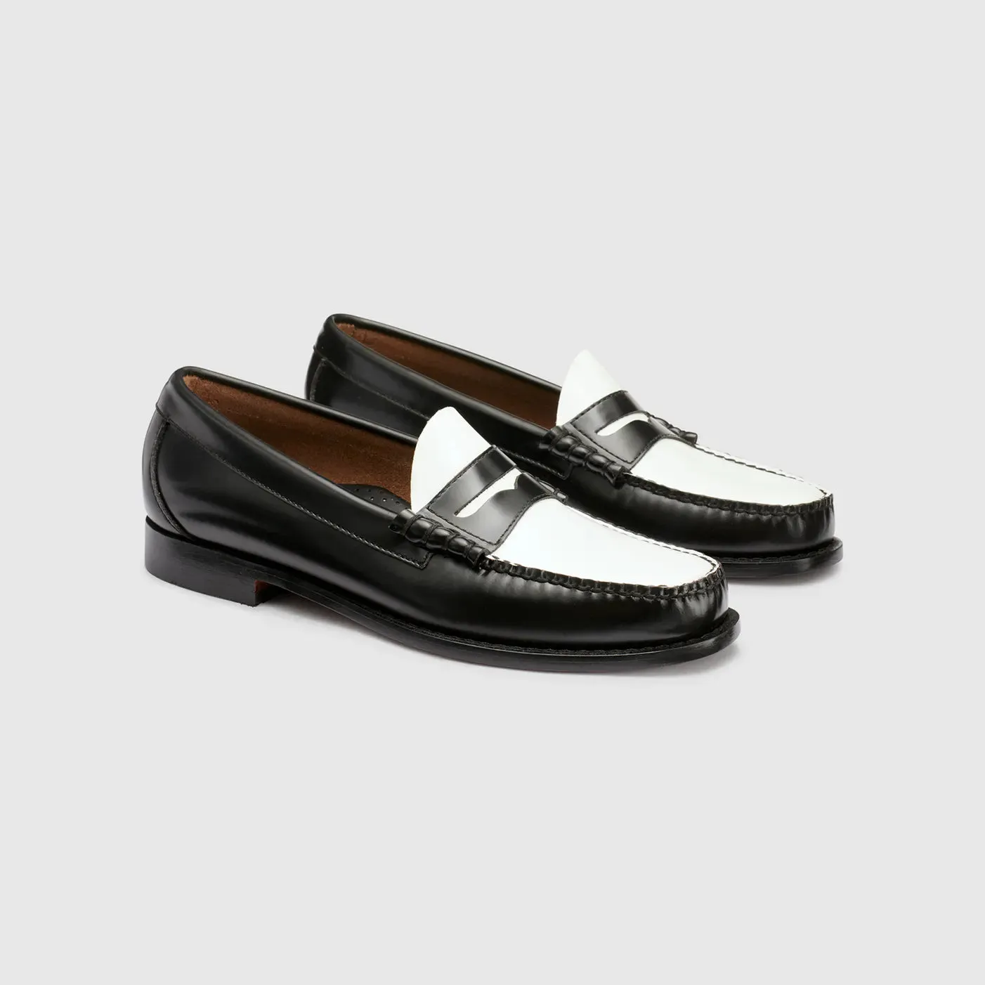 Larson Weejuns Loafer in Black/White