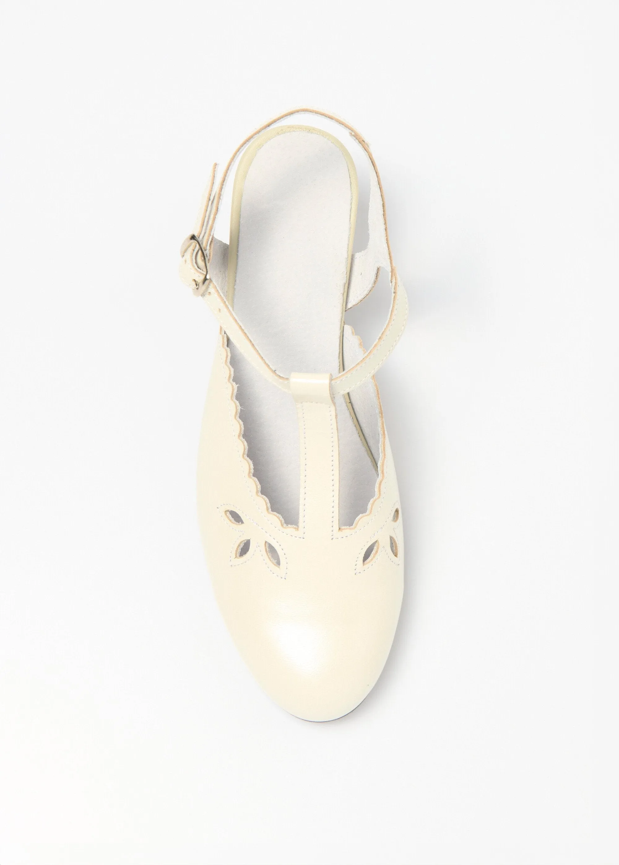 Leather salome sandals with high heels and comfort width
