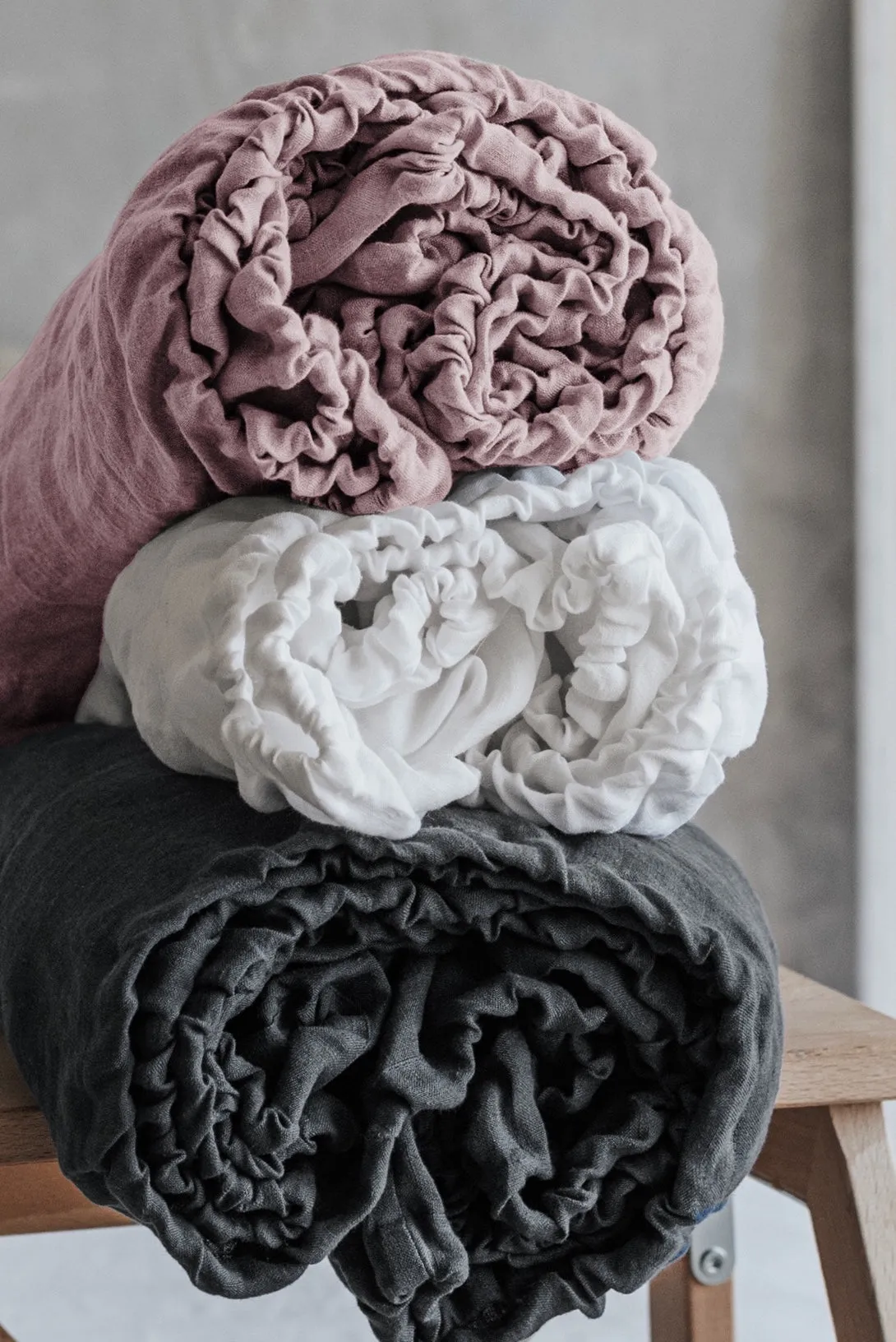 Linen fitted sheet - white