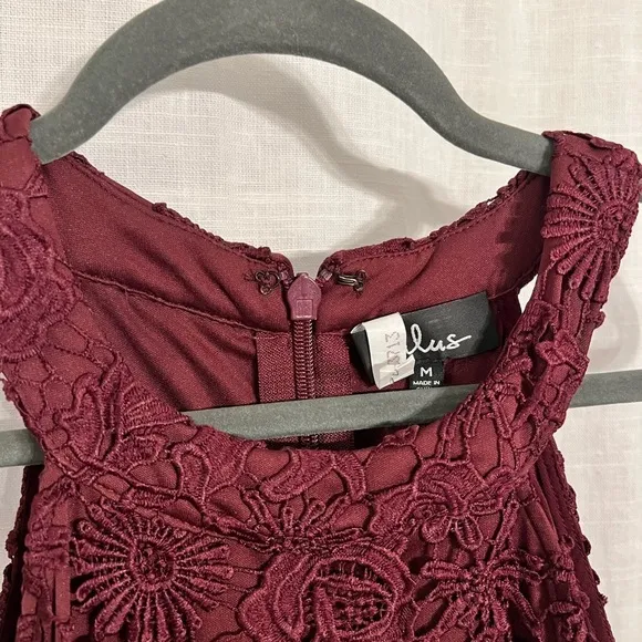 Lulus Lovers Game Lace Burgundy Dress Sz M - Excellent Condition