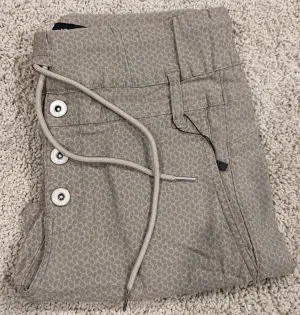 Scandal Beige Paisley