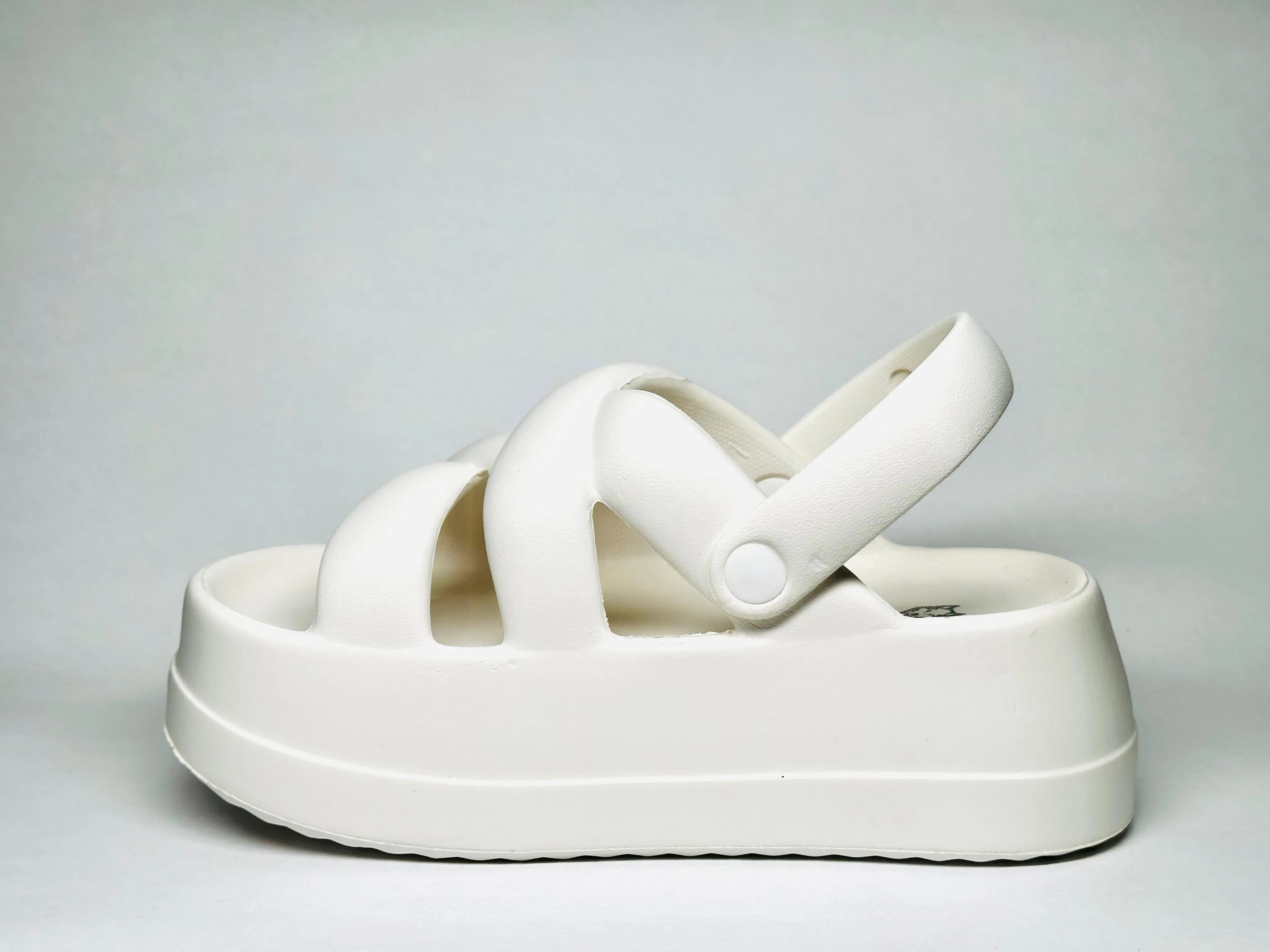 WOLFF | LONDON Criss Cross Chunky High Heels