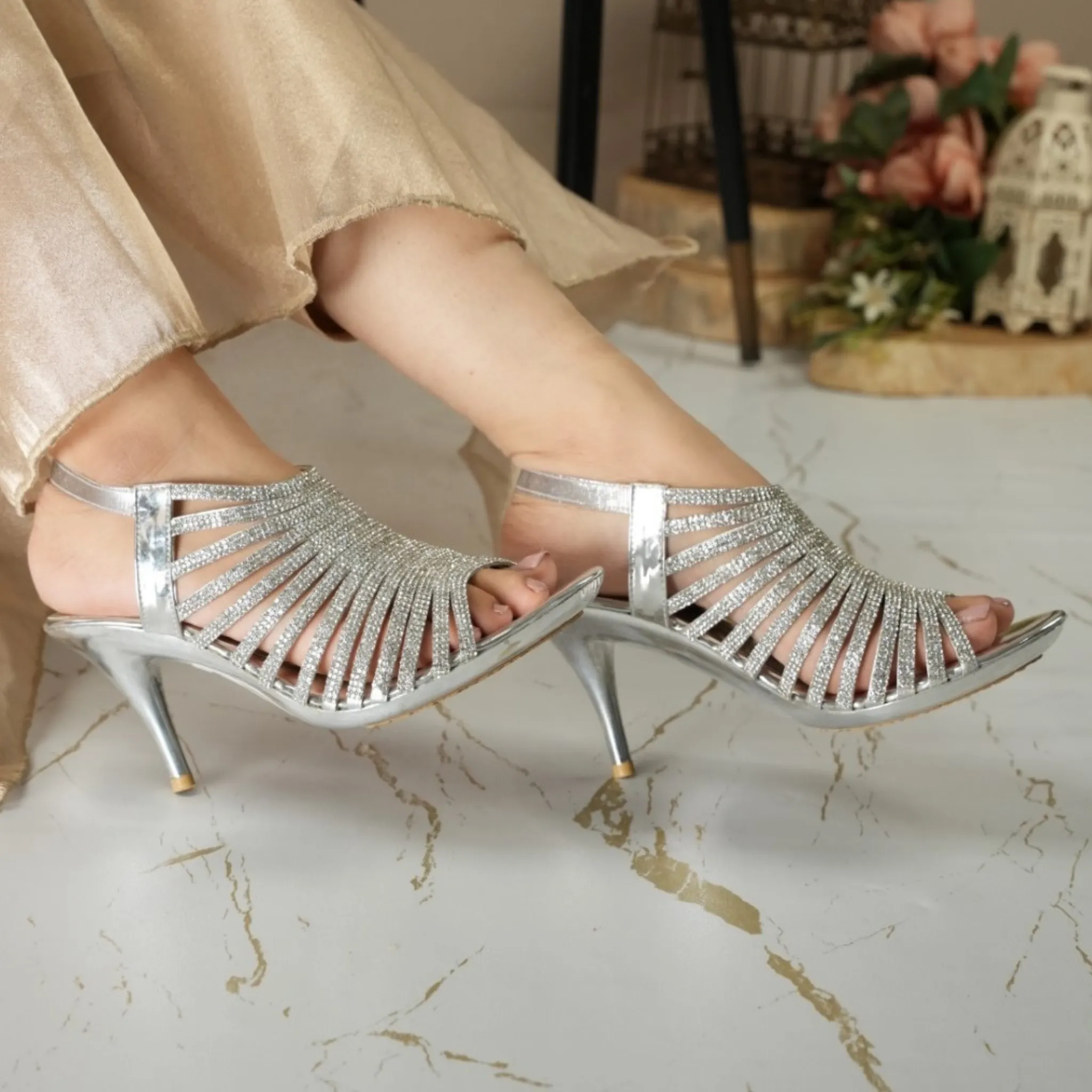 WOMEN HEELS SANDAL